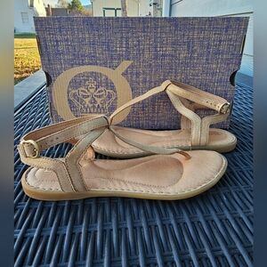 EUC Born Women's Gold Flat Sandals, 7